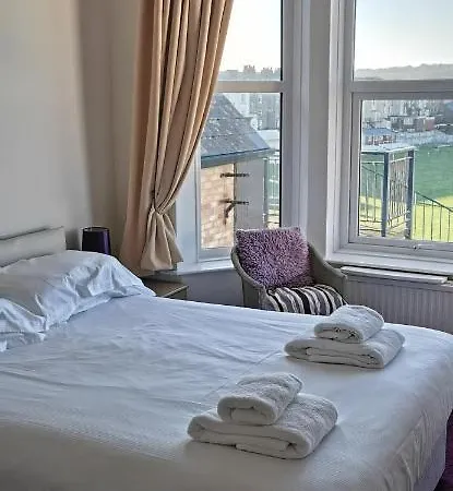Apartment Cricketers View *